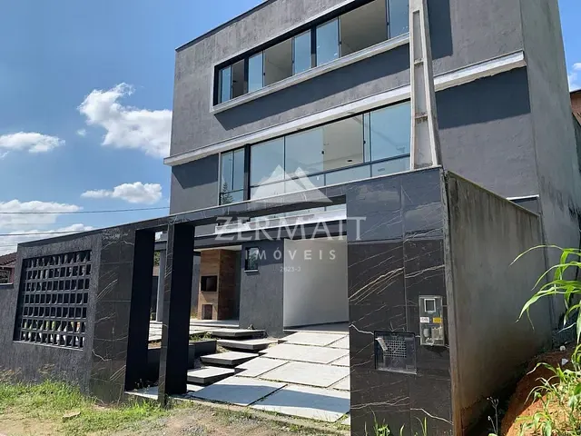 Sobrado com 150m² 3 quartos e 3 banheiros, à venda, no bairro Salto em Blumenau