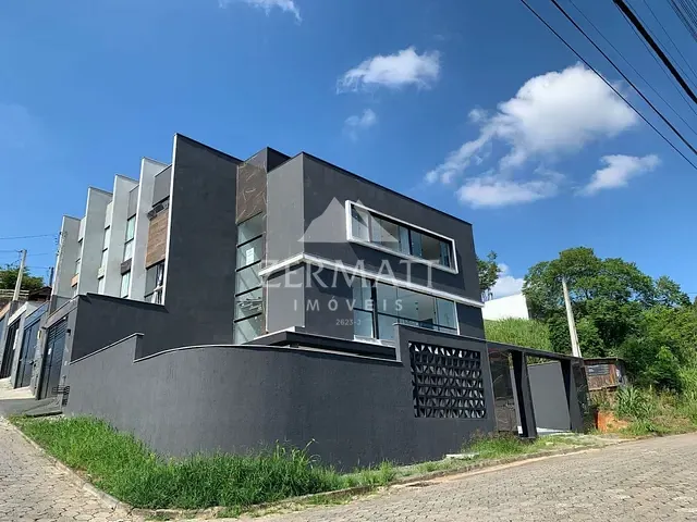Sobrado com 150m² 3 quartos e 3 banheiros, à venda, no bairro Salto em Blumenau