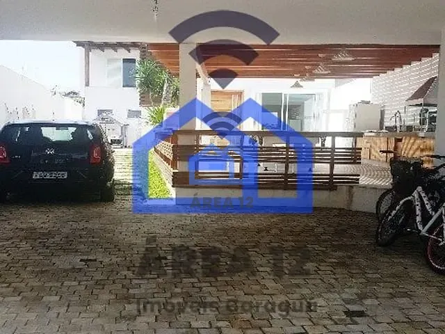 Sobrado com 300m² 4 quartos e 6 banheiros, à venda, no bairro Sumaré em Caraguatatuba