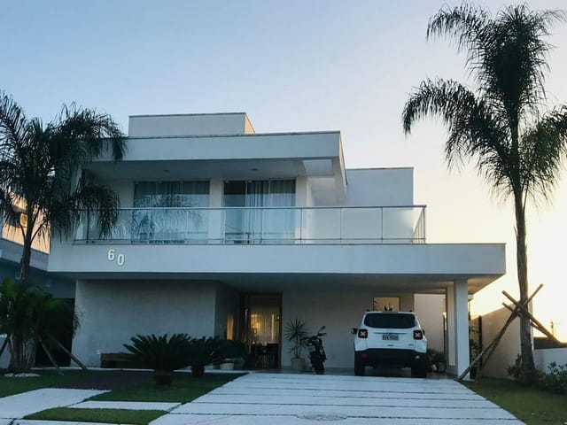 Sobrado com 425m² 4 quartos e 3 banheiros, à venda, no bairro Nossa Senhora do Perpétuo Socorro em Pindamonhangaba