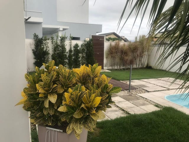 Sobrado com 425m² 4 quartos e 3 banheiros, à venda, no bairro Nossa Senhora do Perpétuo Socorro em Pindamonhangaba