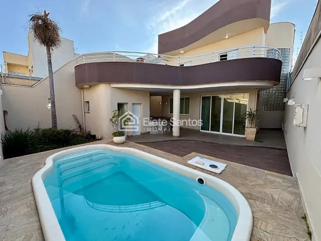 Sobrado com 250m² 3 quartos e 4 banheiros, à venda, no bairro Jardim Souza Queiroz em Santa Bárbara D'Oeste