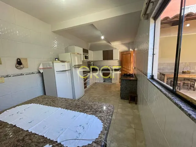 Sobrado com 436m² 4 quartos e 2 banheiros, à venda, no bairro Setor Bosque em Formosa