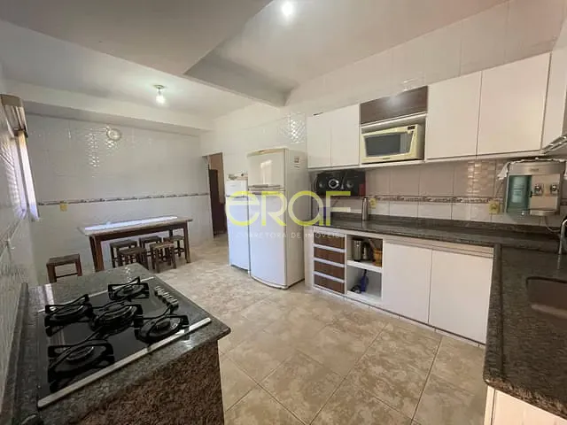 Sobrado com 436m² 4 quartos e 2 banheiros, à venda, no bairro Setor Bosque em Formosa