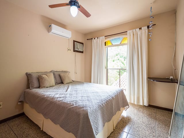 Sobrado com 300m² 3 quartos e 1 banheiro, à venda, no bairro Morrinhos em Bombinhas