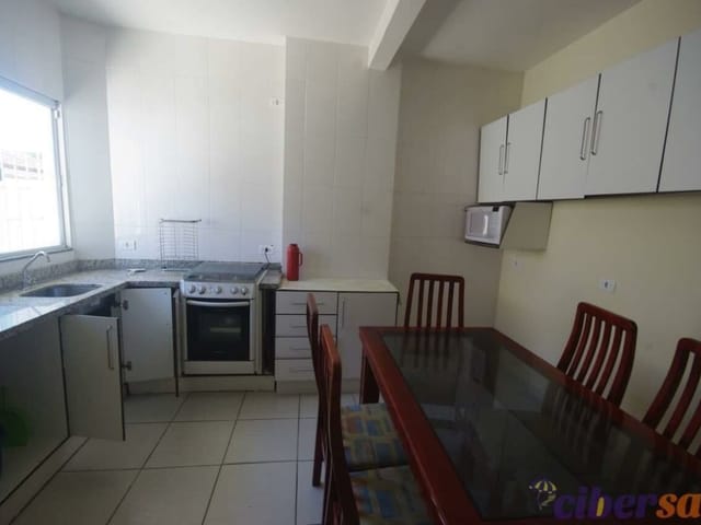 Sobrado com 85m² 4 quartos e 2 banheiros, para alugar, no bairro Ingleses do Rio Vermelho em Florianópolis