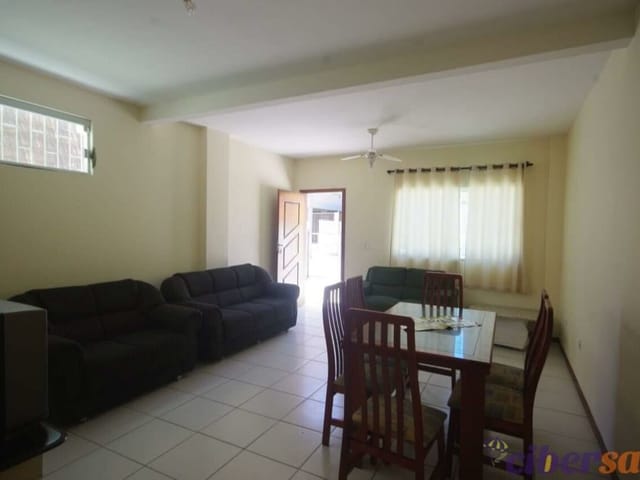 Sobrado com 85m² 4 quartos e 2 banheiros, para alugar, no bairro Ingleses do Rio Vermelho em Florianópolis
