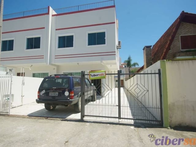 Sobrado com 85m² 4 quartos e 2 banheiros, para alugar, no bairro Ingleses do Rio Vermelho em Florianópolis
