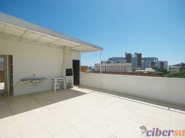 Sobrado com 85m² 4 quartos e 2 banheiros, para alugar, no bairro Ingleses do Rio Vermelho em Florianópolis