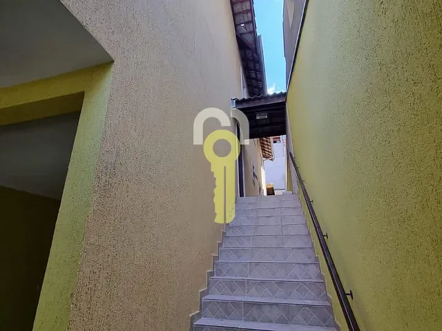 Sobrado com 125m² 3 quartos e 3 banheiros, à venda ou para alugar, no bairro Jardim Rio das Pedras em Cotia