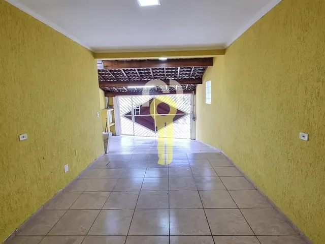Sobrado com 125m² 3 quartos e 3 banheiros, à venda ou para alugar, no bairro Jardim Rio das Pedras em Cotia