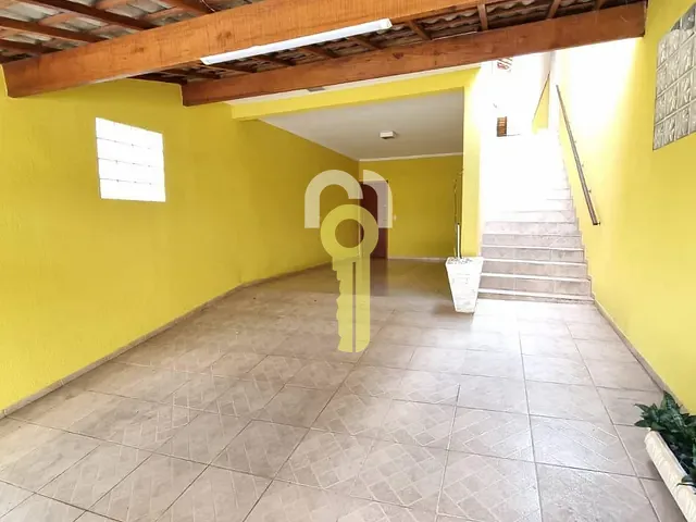 Sobrado com 125m² 3 quartos e 3 banheiros, à venda ou para alugar, no bairro Jardim Rio das Pedras em Cotia
