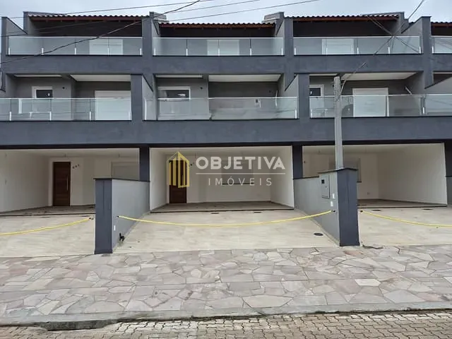 Sobrado com 149m² 3 quartos e 3 banheiros, à venda, no bairro Hípica em Porto Alegre