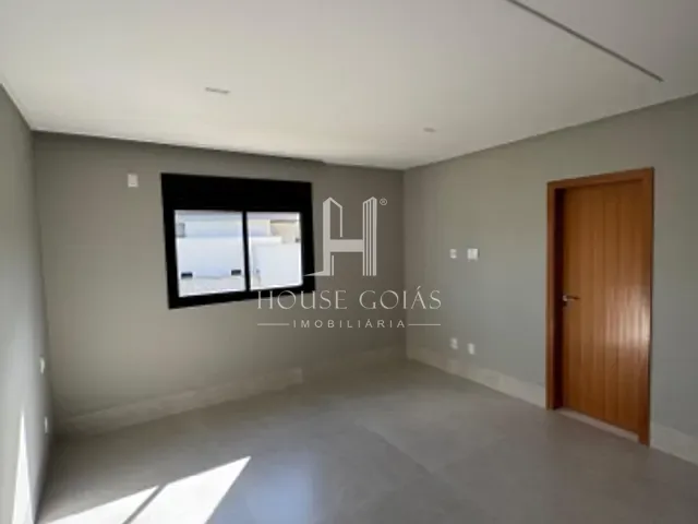 Sobrado com 441m² 4 quartos e 6 banheiros, à venda, no bairro Fazenda Vau das Pombas em Goiânia