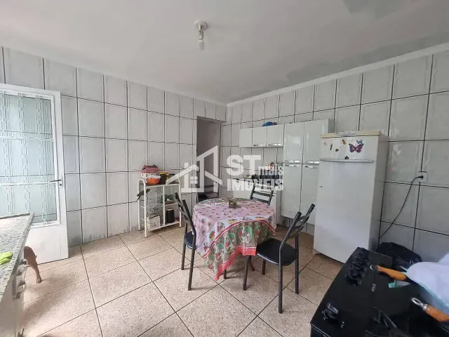 Sobrado com 150m² 4 quartos e 2 banheiros, à venda, no bairro João Teixeira Filho em Andradas