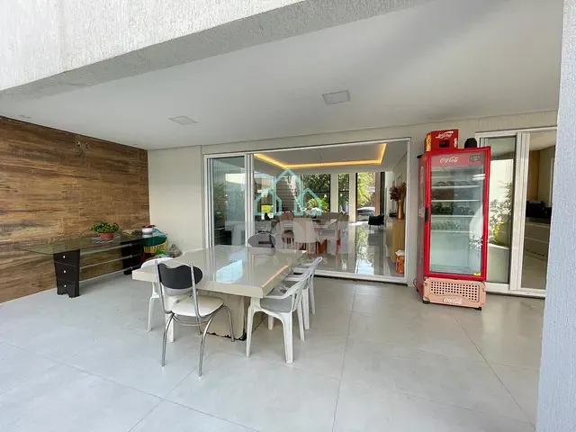 Sobrado com 251m² 3 quartos e 4 banheiros, à venda, no bairro Bairro dos Guedes em Tremembé
