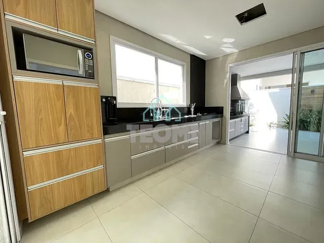 Sobrado com 251m² 3 quartos e 4 banheiros, à venda, no bairro Bairro dos Guedes em Tremembé