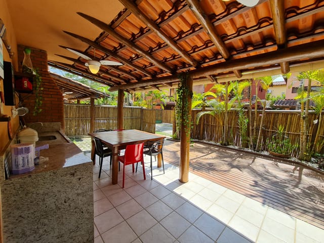 Foto do Sobrado - Sobrado com 3 dormitórios, em Camburi - Litoral Norte - Condomínio Fechado | Volpi Negócios Imobiliários