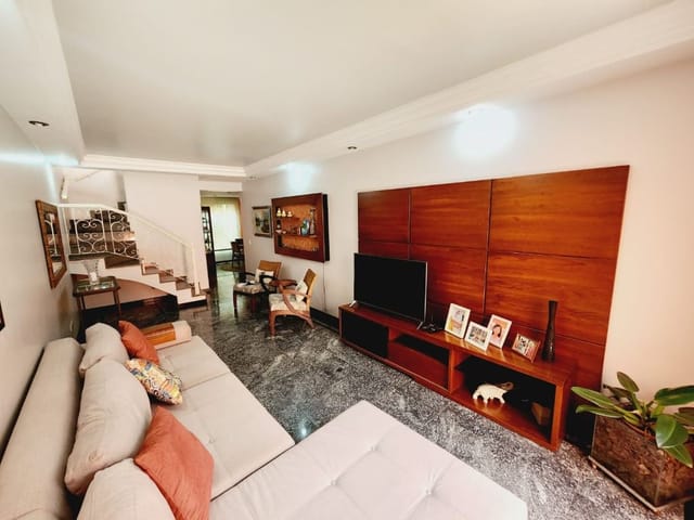 Sobrado com 200m² 4 quartos e 5 banheiros, à venda, no bairro Mooca em São Paulo