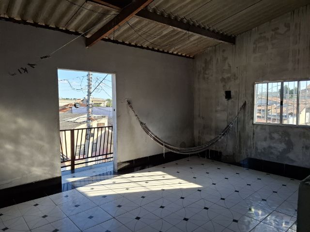 Sobrado com 250m² 3 quartos e 1 banheiro, à venda, no bairro Conjunto Residencial Araretama em Pindamonhangaba