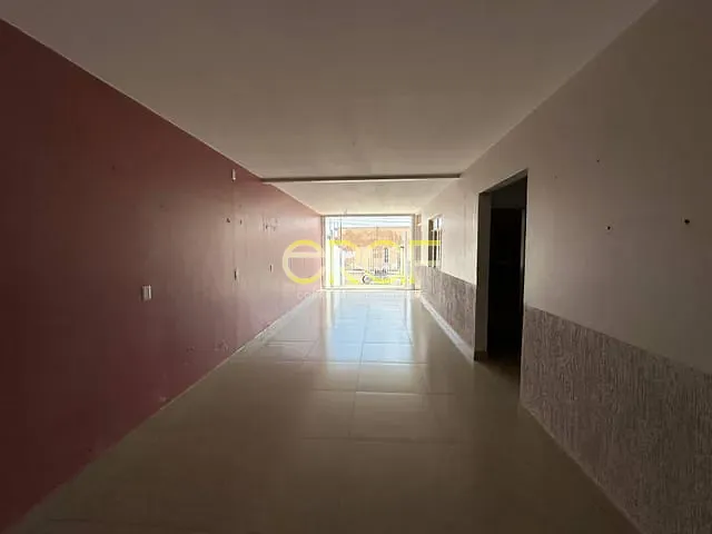 Sobrado com 240m², à venda ou para alugar, no bairro Centro em Formosa