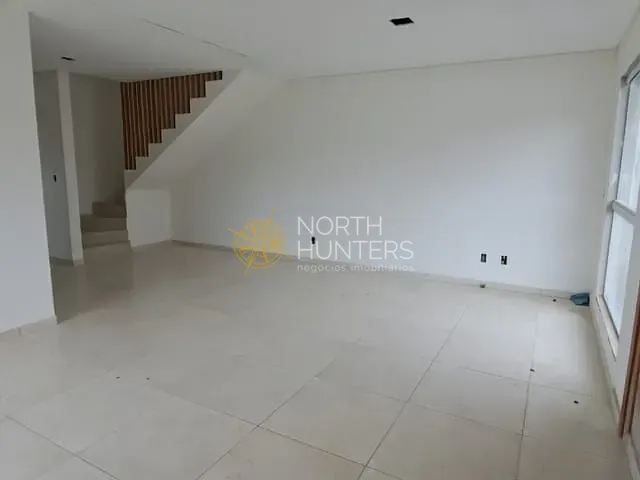 Sobrado com 89m² 2 quartos e 2 banheiros, à venda, no bairro Parque Guarani em Joinville