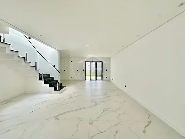 Sobrado com 177m² 3 quartos e 3 banheiros, à venda, no bairro Cruzeiro em São José dos Pinhais