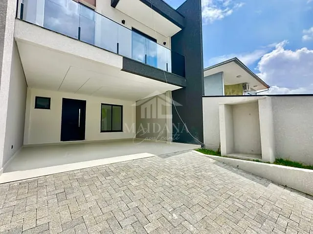 Sobrado com 177m² 3 quartos e 3 banheiros, à venda, no bairro Cruzeiro em São José dos Pinhais