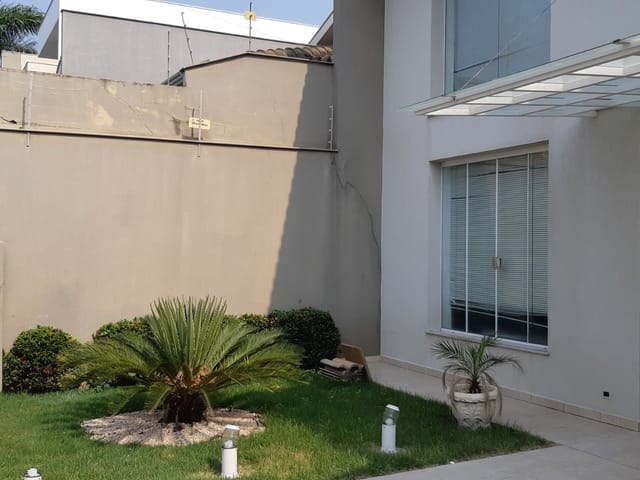 Sobrado com 383m² 3 quartos e 4 banheiros, à venda, no bairro Jardim das Mansões em Cambé