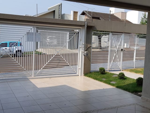 Sobrado com 383m² 3 quartos e 4 banheiros, à venda, no bairro Jardim das Mansões em Cambé