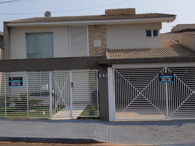 Sobrado com 383m² 3 quartos e 4 banheiros, à venda, no bairro Jardim das Mansões em Cambé