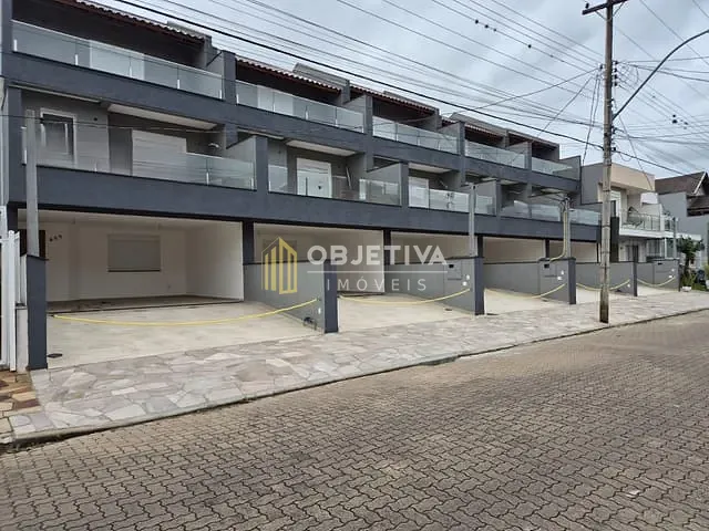 Sobrado com 149m² 3 quartos e 3 banheiros, à venda, no bairro Hípica em Porto Alegre