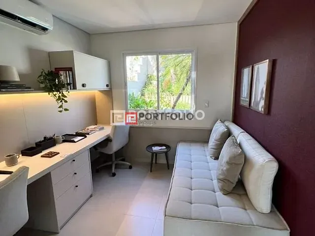 Sobrado com 256m² 4 quartos e 2 banheiros, à venda, no bairro Jardins Berlim em Senador Canedo