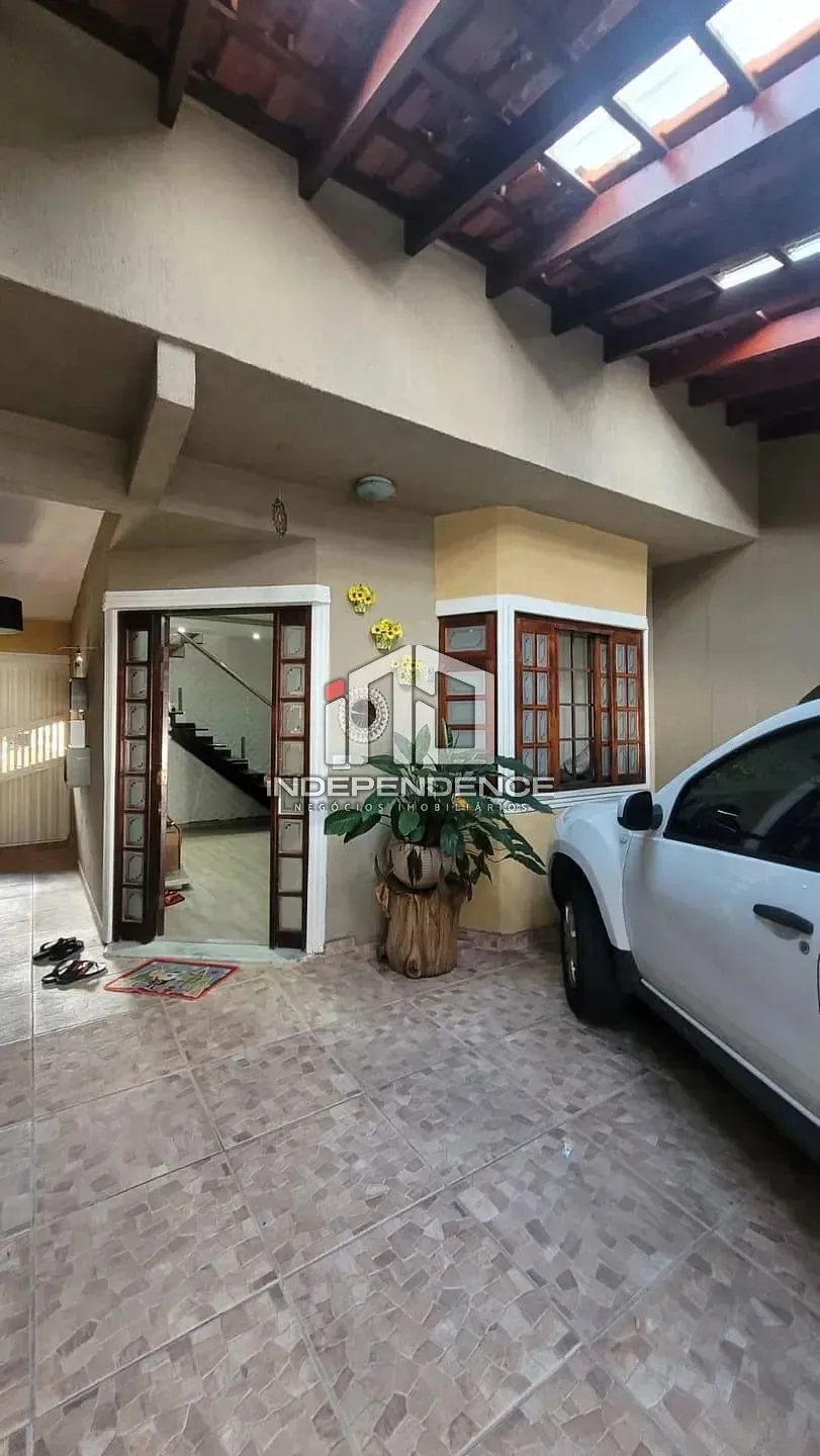 Sobrado, 3 quartos, 180 m² - Foto 1