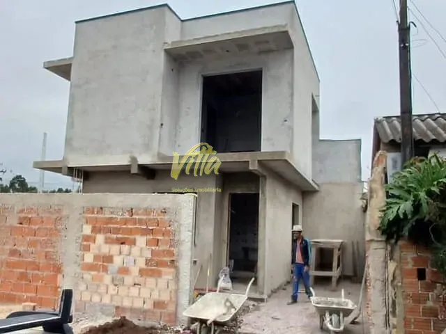 Sobrado 3 quartos e 2 banheiros, à venda, no bairro Tatuquara em Curitiba