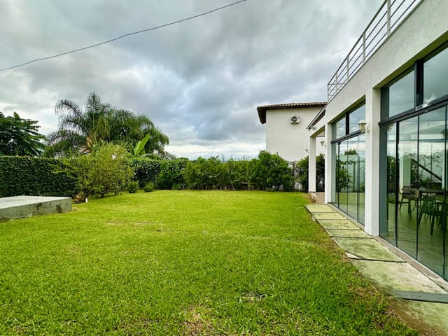 Sobrado com 787m² 5 quartos e 5 banheiros, à venda, no bairro Parque das Nações em Pindamonhangaba
