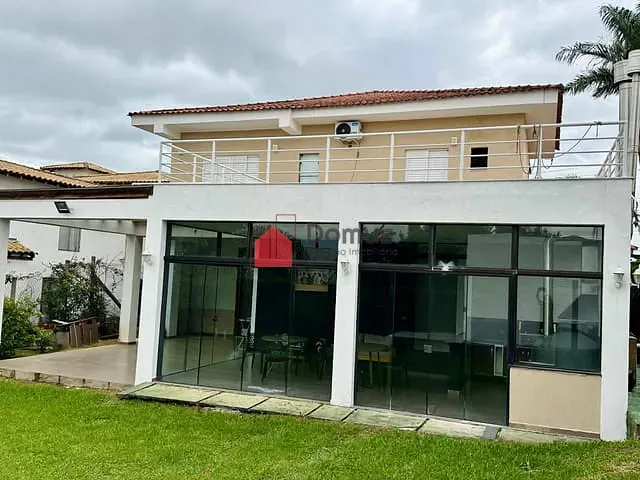 Sobrado com 787m² 5 quartos e 5 banheiros, à venda, no bairro Parque das Nações em Pindamonhangaba