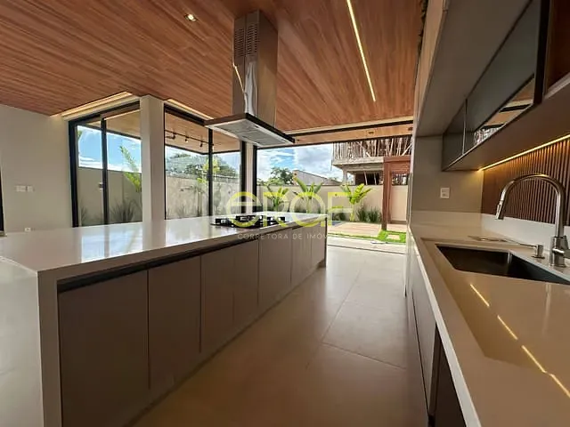 Sobrado 3 quartos e 4 banheiros, disponível, no bairro Setor Bosque em Formosa