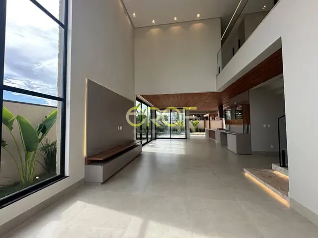 Sobrado 3 quartos e 4 banheiros, disponível, no bairro Setor Bosque em Formosa