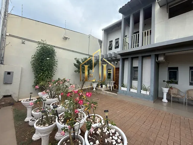 Sobrado com 349m² 5 quartos e 5 banheiros, à venda, no bairro Cidade Alta em Cuiabá