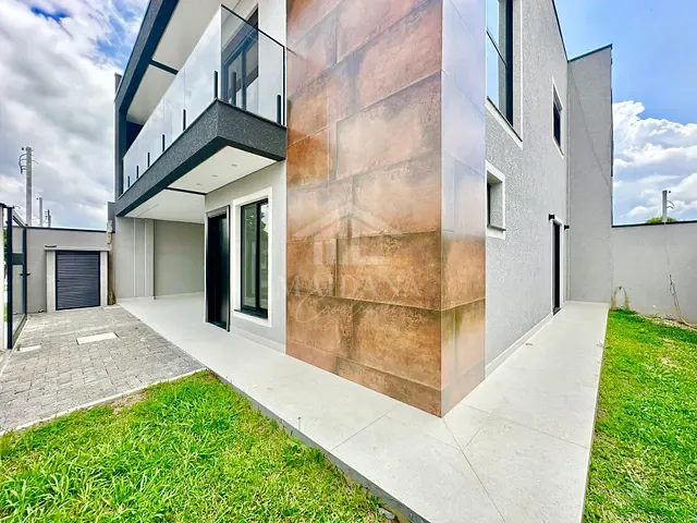 Sobrado com 162m² 3 quartos e 2 banheiros, à venda, no bairro Cruzeiro em São José dos Pinhais