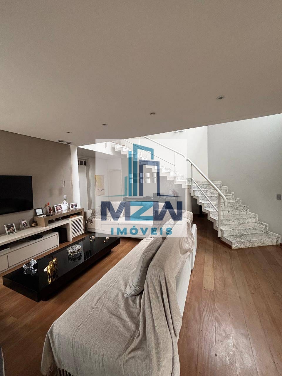 Sobrado, 3 quartos, 320 m² - Foto 1