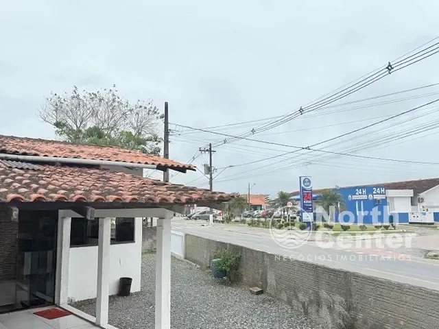 Sobrado com 357m² 3 quartos e 3 banheiros, à venda, no bairro Centro em Balneário Barra do Sul