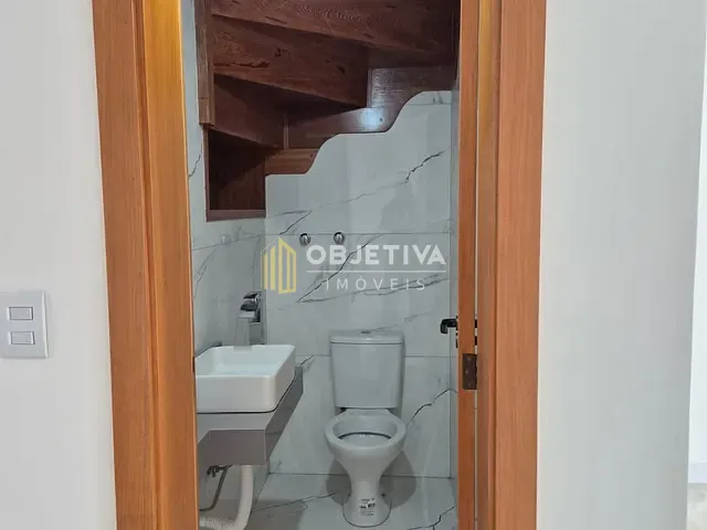 Sobrado com 143m² 3 quartos e 3 banheiros, à venda, no bairro Hípica em Porto Alegre