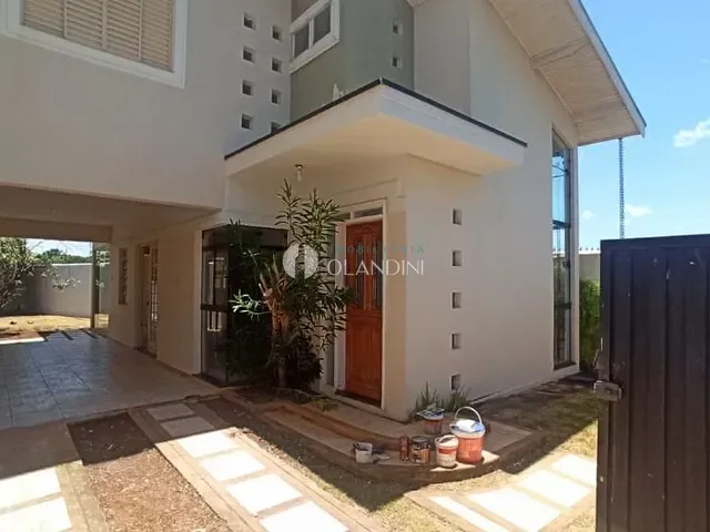 Sobrado com 176m² 3 quartos e 2 banheiros, à venda, no bairro Jardim Resek II em Artur Nogueira