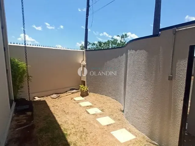 Sobrado com 176m² 3 quartos e 2 banheiros, à venda, no bairro Jardim Resek II em Artur Nogueira