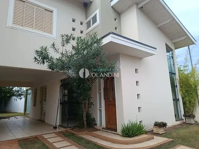 Sobrado com 176m² 3 quartos e 2 banheiros, à venda ou para alugar, no bairro Jardim Resek II em Artur Nogueira