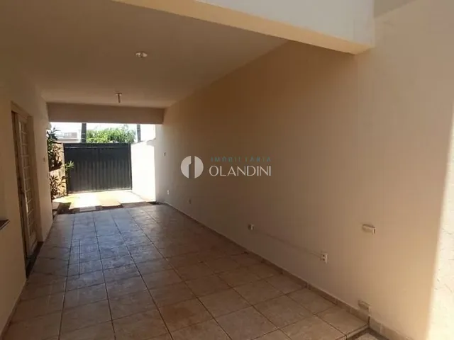 Sobrado com 176m² 3 quartos e 2 banheiros, à venda, no bairro Jardim Resek II em Artur Nogueira