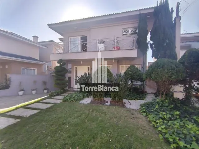 Sobrado com 752m² 4 quartos e 2 banheiros, à venda, no bairro Órfãs em Ponta Grossa