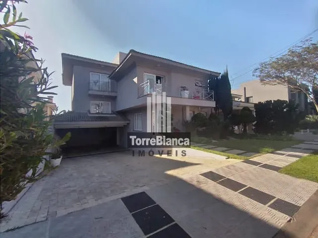 Sobrado com 752m² 4 quartos e 2 banheiros, à venda, no bairro Órfãs em Ponta Grossa